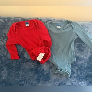 Old Navy 12-18M ribbed Long Sleeve Baby Bodysuits (set of 2)